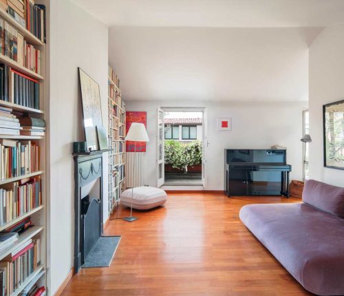 Graziosa mansarda con terrazzo – via Circo, Milano